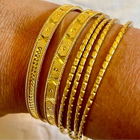 Bangles 22K Gold Plated Numerical Design Set of 2 Bangles Brand New - Picture 1 of 10